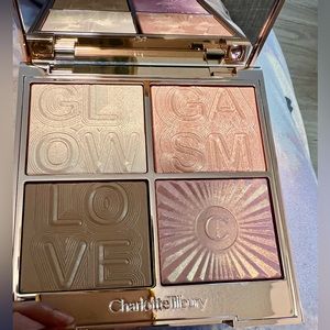 Charlotte Tilbury Glowgasm Face Palette in Lightgasm